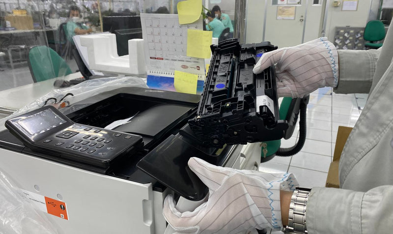 Change a Toner Cartridge Cleanly, Every Time — the Counter Demo Your Customers Copy